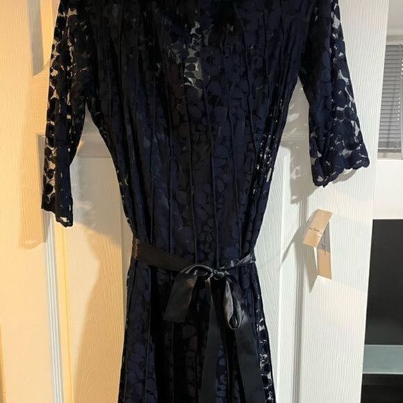 TERI JON lace pintuck gown size 4. NWT. Exquisite detail - Picture 3 of 7